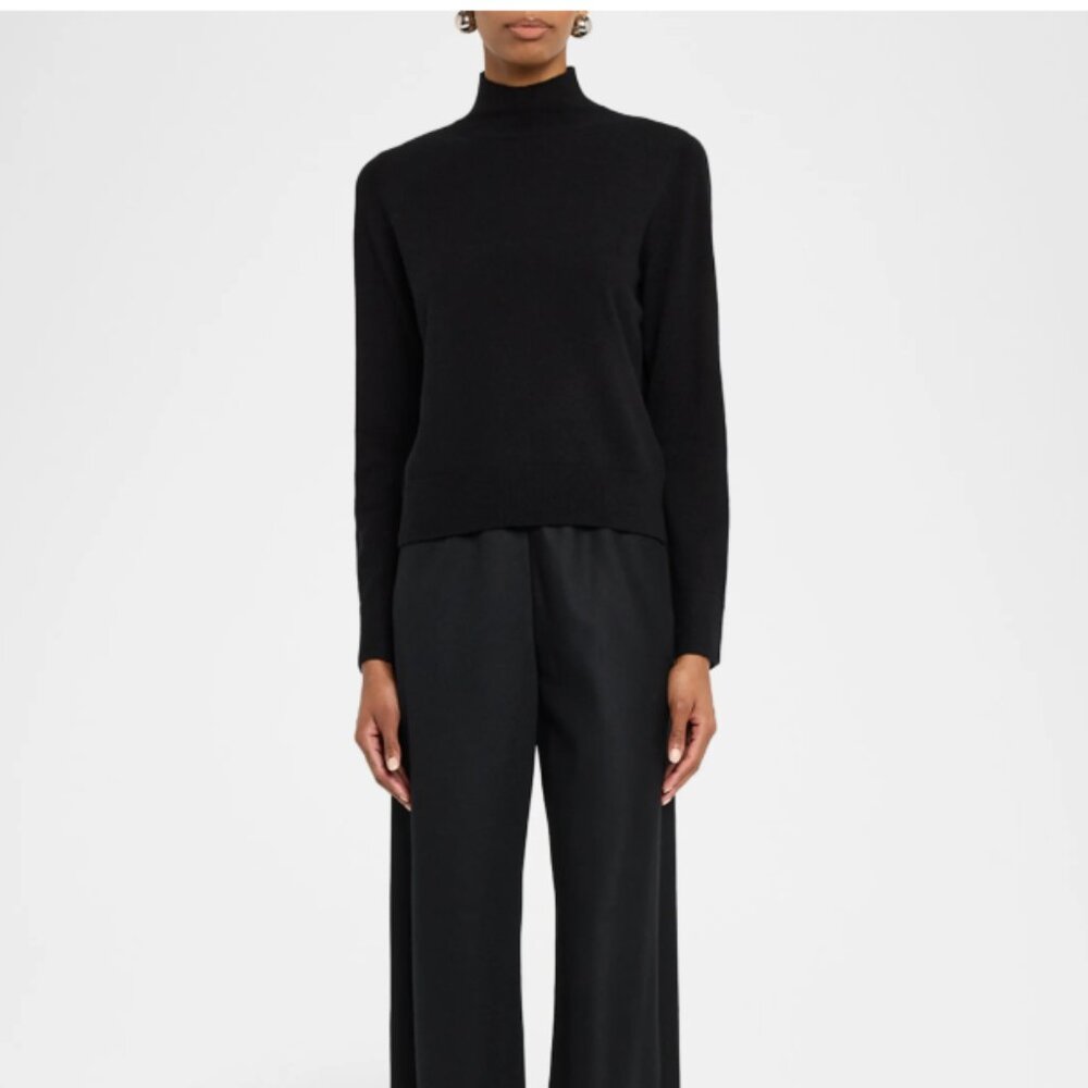 Neiman Marcus Black 100% Cashmere Turtleneck Sweater - Picture 2 of 7